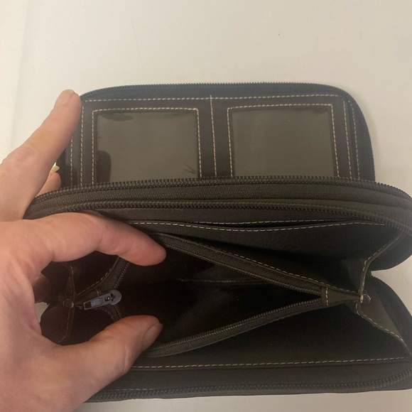 Genuine Leather Womens Black Long Zip Around Wallet with Nylon Interior - Picture 6 of 8